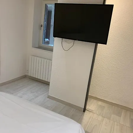 1er Etage 42m2 Hyper Centre / Parking Gratuit شقة