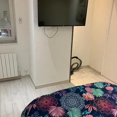 1er Etage 42m2 Hyper Centre / Parking Gratuit *