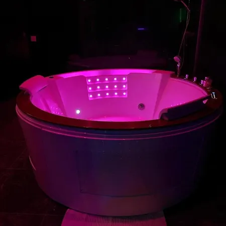 شقة 1er Etage 42m2 Hyper Centre / Parking Gratuit *
